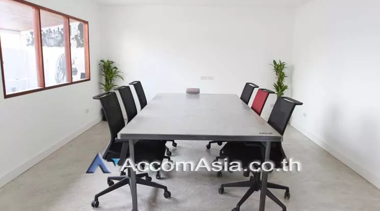  1  Office Space For Rent in sukhumvit ,Bangkok BTS Thong Lo AA17755